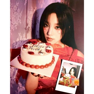 正版小卡 Gidle 娃 宋雨琦 metal 雜誌小卡生日雜誌隱藏卡  雜誌小卡 拍立得 親筆親簽  隱藏款