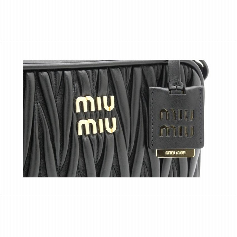 MIU MIU ブラックレザー ショルダーバッグ