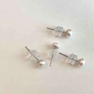 [隔日到貨]Eira Accessory 超小珍珠耳釘‧925純銀耳釘‧輕奢 珍珠 立體 耳環 耳釘 A004-02A