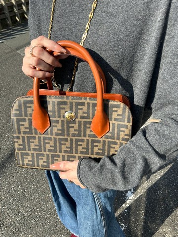【VintageShop solo 日本直送中古包專賣店】FENDI 芬迪 Zucca 手提包 棕色 Logo PVC 皮革 波士頓包 vintage 古董 ewdytc