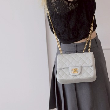 CHANEL AS4040 Mini Coco 菱格小羊皮山茶花金球方胖.淺水藍 17CM