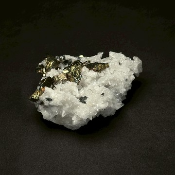 江西彩虹黃銅礦共生方解石 ｜149g 江西 彩虹黃銅礦 共生方解石 風水 空間藝術擺件 天然原礦 S25BU02-009