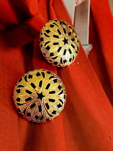 vintage jewelry 金色圖騰細緻壓紋 夾式耳環