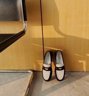 黑白琴鍵 非對稱復古圓頭樂福鞋 手工製