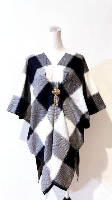 獨一無二不挑身材針織黑白撞色銀條紋棋盤格寬版罩衫式長版四角衣