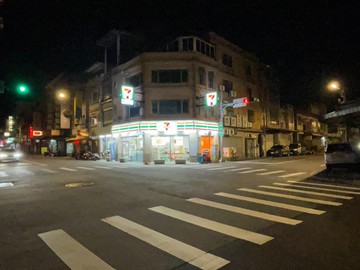 小張平鎮國中.正金陵路三角窗大地坪面寬金透店｜桃園市平鎮區金陵路二段
