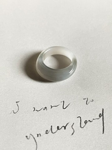 天然和田玉 烟灰戒指 聞野 港碼16 內徑17.7mm