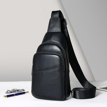 【免運/可開票】台灣公司 側背包 肩背包 男士包 胸包 郵差包 真皮側背包 真皮肩背包 男式肩背包小巧高級感外貿真皮男包正品輕軟百搭斜肩包男胸包時尚