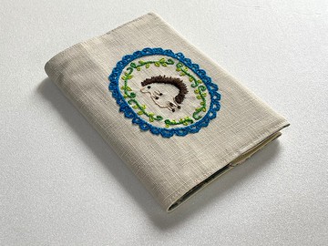 刺繡俏皮小刺蝟書衣