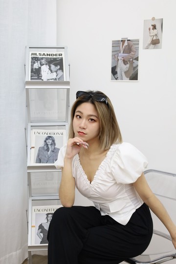 Ｖ領澎袖美胸上衣