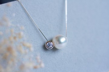 日本產 Akoya 巴洛克珍珠 × 鑲嵌式立方氧化鋯 滑動式項鍊 Silver925