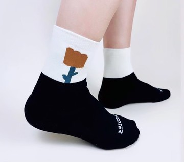 日日文化 獨家設計 抗菌機能襪 委託FOOTER製作 (花朵款)