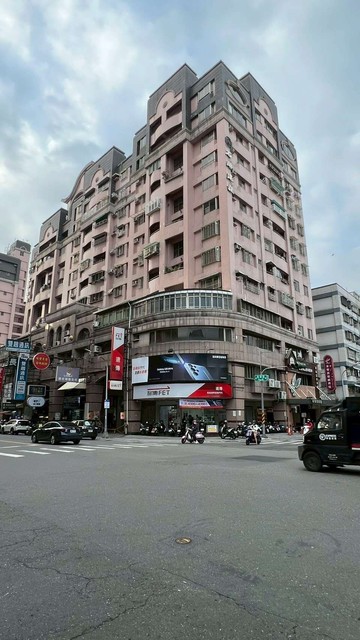 陽明學區義華大昌商圈樓中樓4房+車位｜高雄市三民區義華路