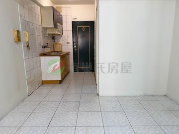 美麗島雙捷運大套房~有陽台｜高雄市新興區自立二路
