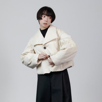 大翻領短版鋪棉外套