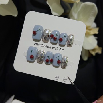 ➕最新設計款穿戴甲💅【霧霾藍櫻桃】夏季新款立體櫻桃銀閃亮片可愛學生短款手工穿戴甲短方穿戴甲 LX0N