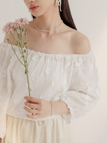 兩穿一字領立體刺繡雛菊澎袖上衣