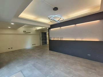 市區大坪數黃金店面住店合一(店前可停三台車)｜新竹市北區竹文街
