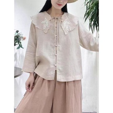 22531設計感領口系帶娃娃領手工刺繡上衣苧麻襯衫包扣長袖上衣女