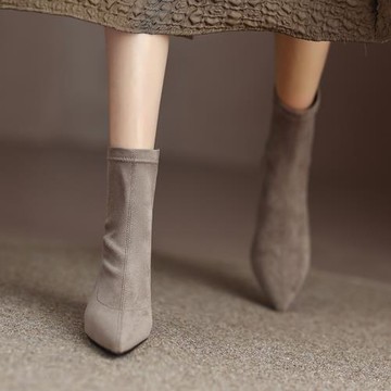 瘦瘦靴女法式尖頭低跟絨面襪靴通勤中跟細跟靴子秋冬款卡其色短靴