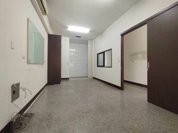 梧棲中正路旁店面美透天｜台中市梧棲區中正路