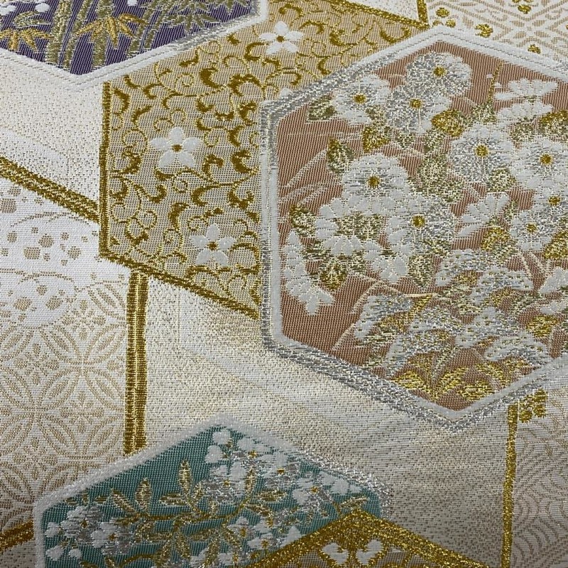 袋帯 美品 名品 証紙あり 亀甲花重文 金銀糸 箔 ベージュ 六通 正絹 