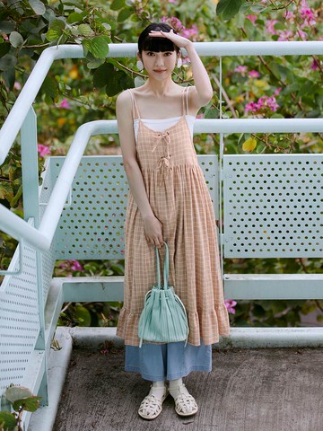 棉質格紋綁帶荷葉細肩帶長洋裝