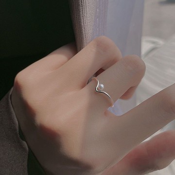 免運🔥珍珠戒指女高級簡約小衆設計食指指環新款細戒輕奢冷淡風銀飾 戒指 開口戒指 女生戒指 單身戒指 尾戒 飾品