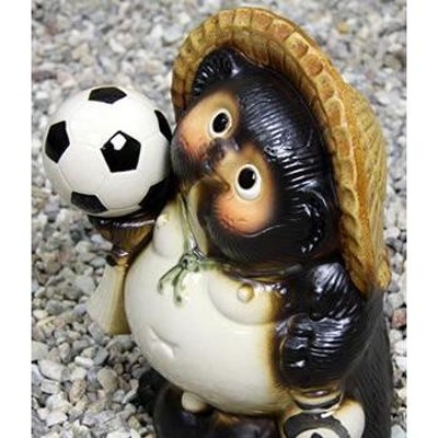 信楽焼 8号サッカー狸 サッカーボール たぬき タヌキ 開運