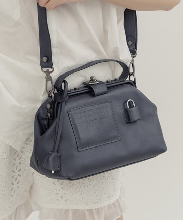 鉚釘鎖頭鑰匙真皮手提肩斜背3用醫生包 黑