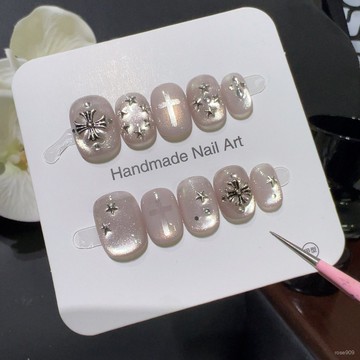 ➕最新設計款穿戴甲💅【幻銀十字】甜酷輕奢風銀飾十字星芒幻彩小衆設計感手工穿戴美甲短方圓穿戴甲 7VGD