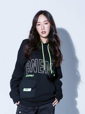 多口袋背包男圖片長帽T