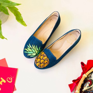 好運旺旺來 鳳梨繡線牛仔小坡跟鞋