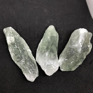 【藥魂】綠水晶 水晶原石 原礦 擺件 招財 招貴人 轉運 空間淨化 水晶消磁 入厝禮 5-6cm