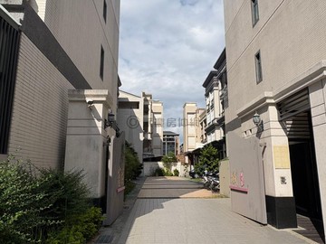 楠梓高雄大學#超值收租透天車墅#傳統格局｜高雄市楠梓區大學五十八街