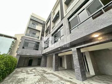 大里二期全新五套房雙車電梯別墅｜台中市大里區德芳南路