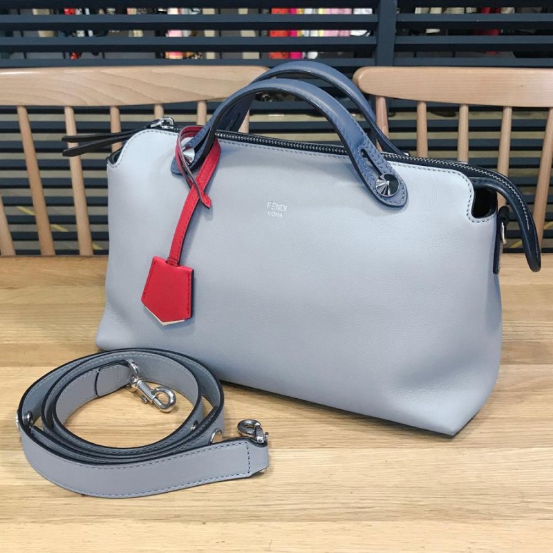 美品】FENDI 8BL124 ショルダーバッグ フェンディ ダークブルー