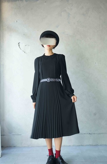 尋寶古著-黑色質感雪紡壓摺蕾絲領昭和復古洋裝