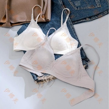 【臺灣出貨👙】法式蕾絲深V內衣女小胸聚攏三角杯無鋼圈無痕字母肩帶文胸罩【伊娜美】