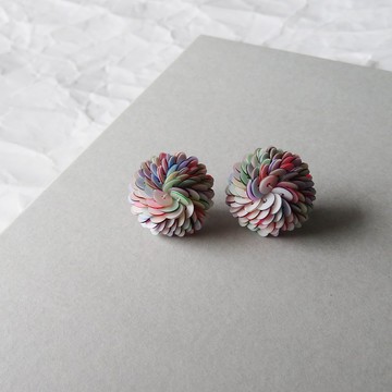 層亮片耳針・耳夾白