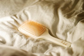 Rosé銅離子頭皮養護梳 | 潘朵拉的美妝盒