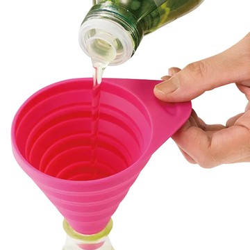 SALUS 佐藤金屬 矽膠漏斗 可折疊式 收納攜帶方便 分裝液體  粉紅色  1個