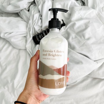 【LOYE樂妍】小蒼蘭晶凝潤白香水身體乳 │保濕乳液515ml