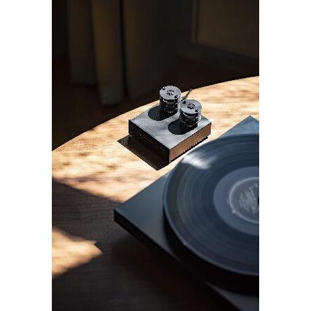 Pro-Ject Debut Carbon EVO, Audiophile Turntable with Carbon Fiber tonearm, Electronic Speed Selection and pre-Mounted Sumiko Rainier Phono Cartridge