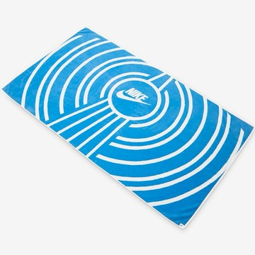 【NIKE耐吉】復古藍白超大海灘大毛巾運動毛巾 純棉毛巾吸濕速乾厚磅大浴巾高磅數厚毛巾毛巾布棉質沐浴浴巾(N1011124439OS/HF9416439)天秤座生日禮物 衝浪愛好禮物 海邊必備