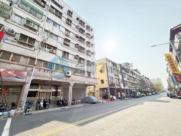 英明文化中心陽台進出3房車位｜高雄市前鎮區和平二路