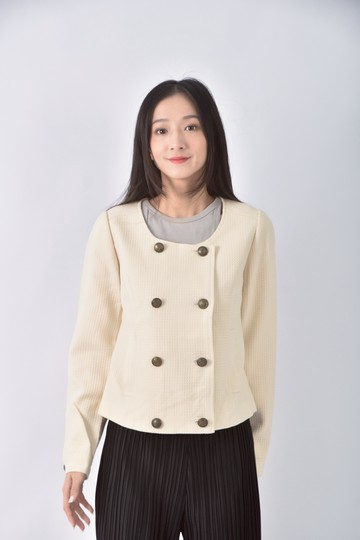 (M) iris排扣杏色外套