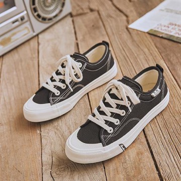 人本大碼女鞋41-43碼文藝小白鞋女生秋季百搭平底學生板鞋帆布鞋
