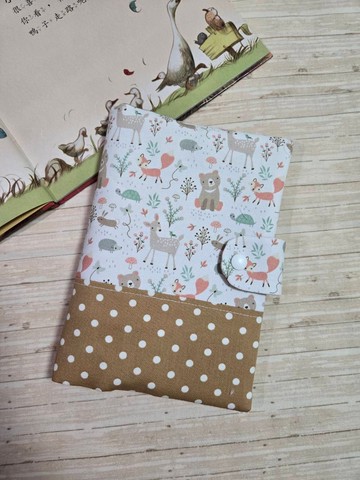 可愛動物 白底 繡字需加購賣場  寶寶手冊套 兒童手冊套 書衣