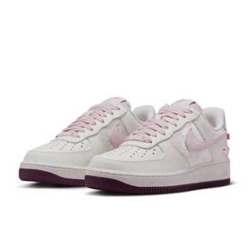 W Nike Air Force 1 Low 2026 情人節限定 奶油櫻花粉 蝴蝶結 愛心 休閒鞋 女鞋 IQ4937-161